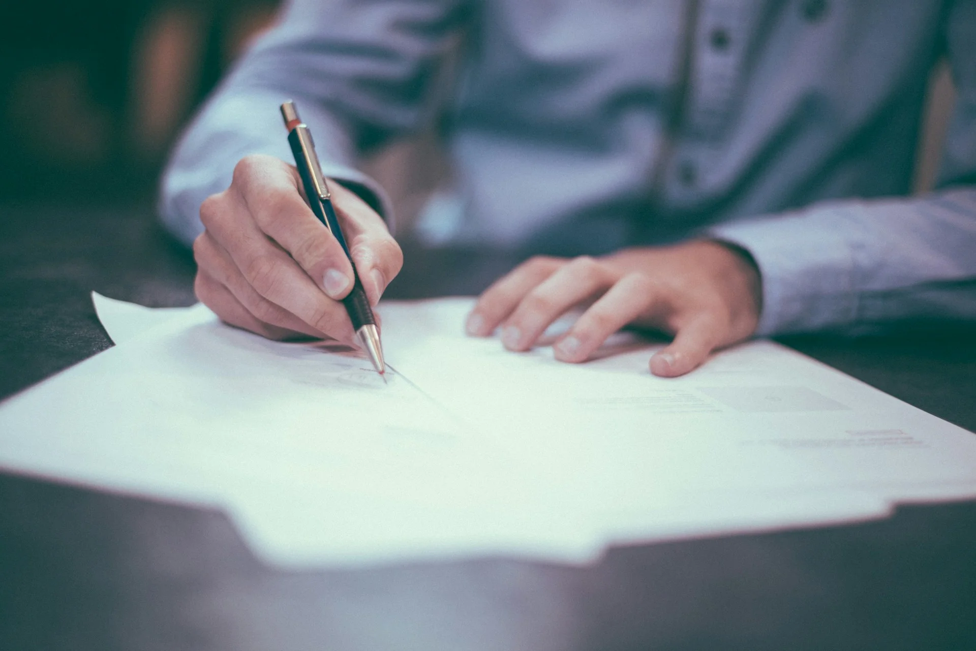 Compliance de EOR: el proveedor es el empresario legal, pero el daily dice quién manda