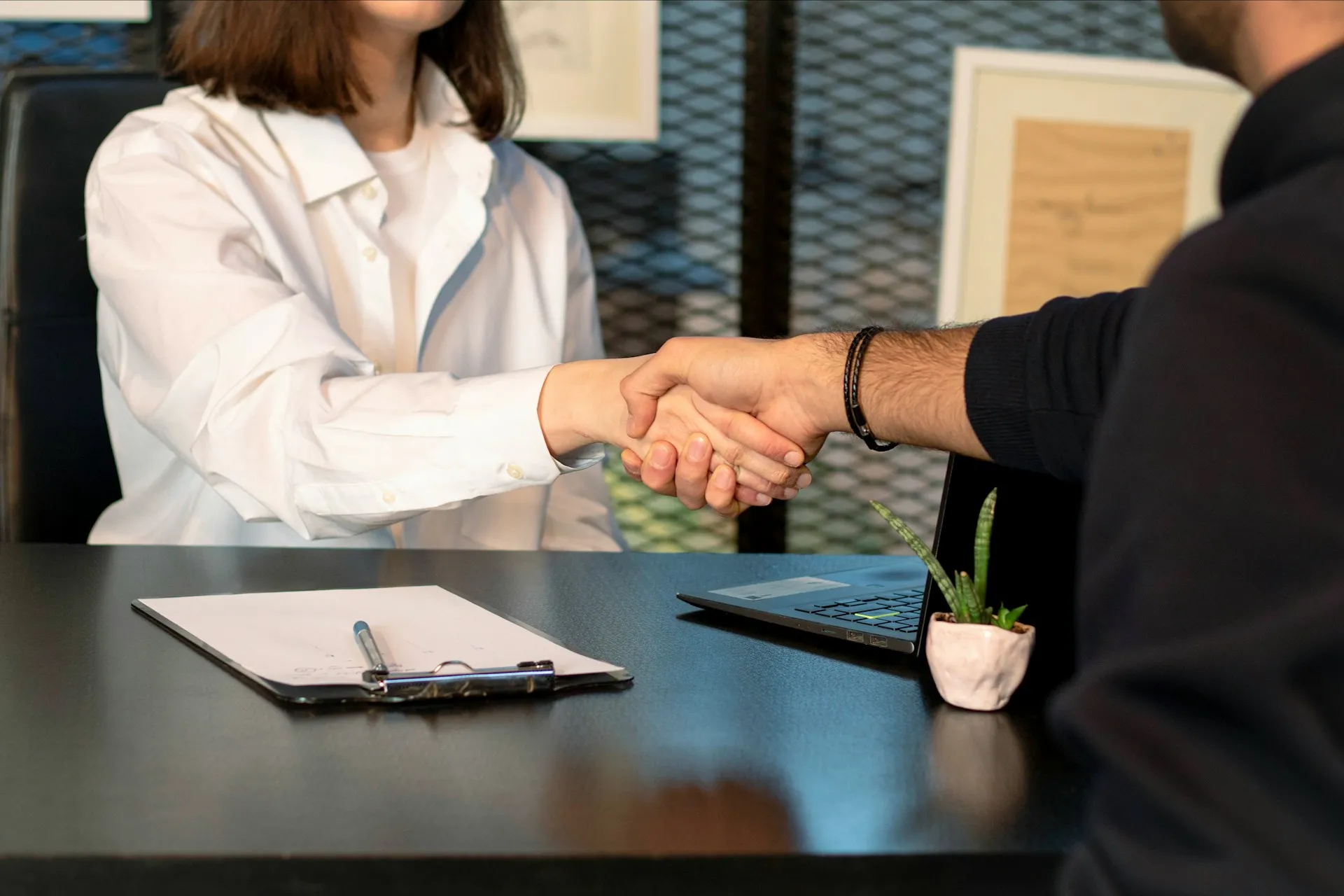 Com saber si un freelancer és de fiar: la checklist pràctica de validació