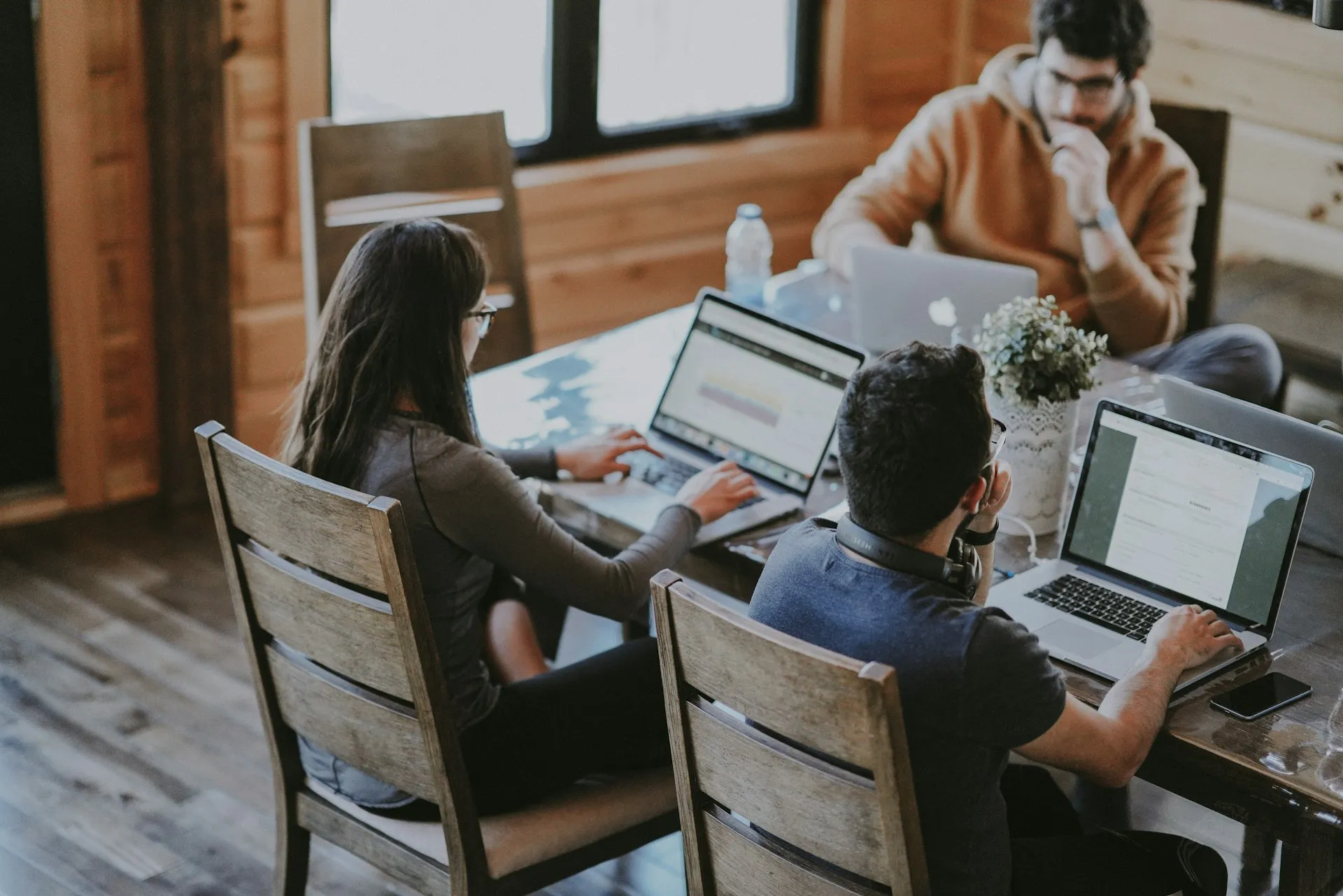 Top Nearshore Staffing Agencies Compared: Profiles and Best-Fit Use Cases