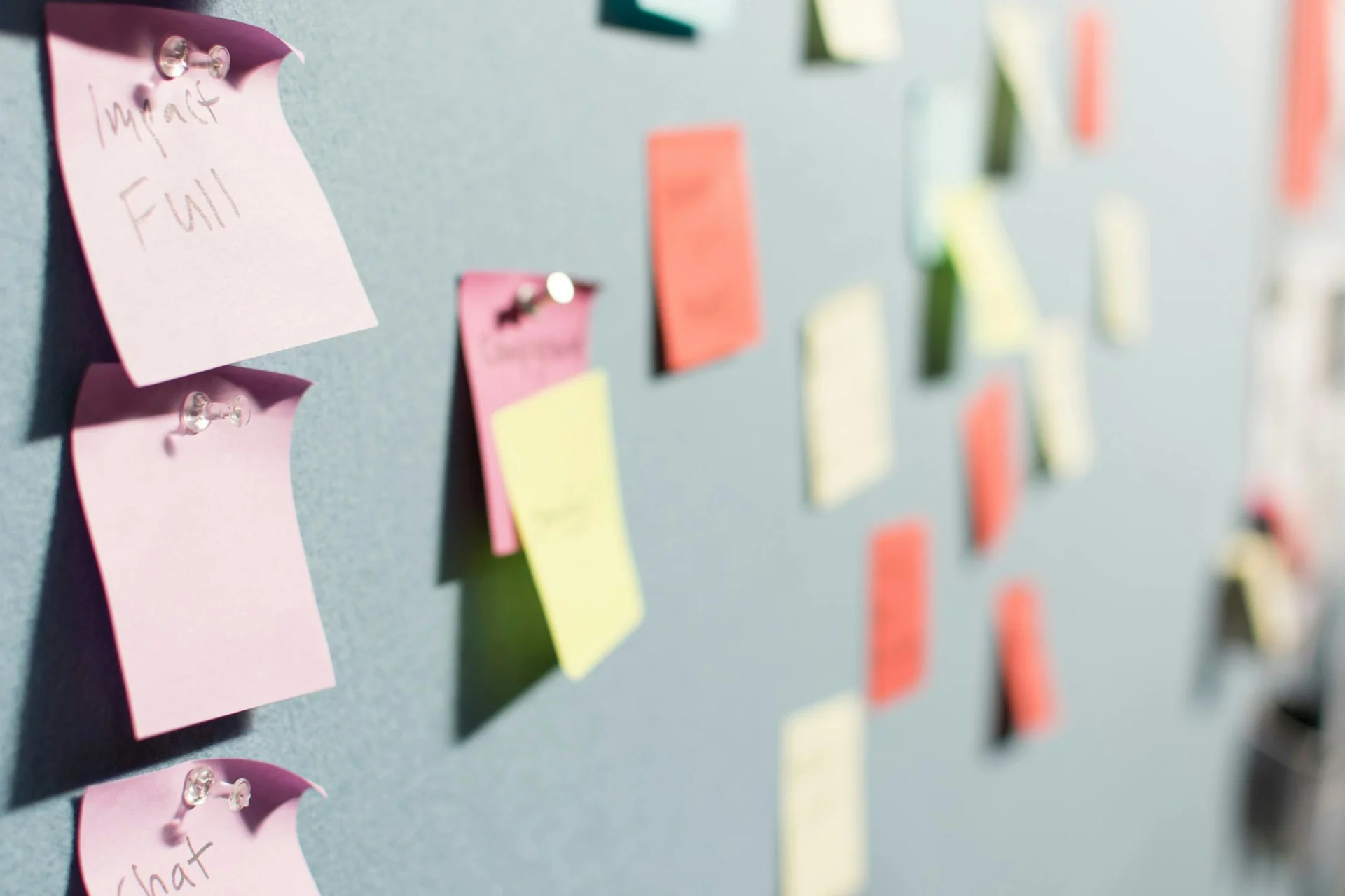 Discovery workshop: the product taking shape on sticky notes