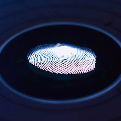 Identidad digital: una huella sobre cristal